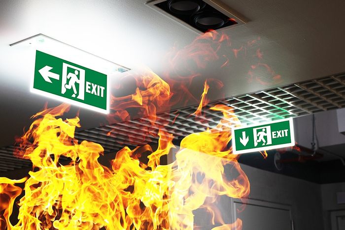 Khi Cháy Nhà Cao Tầng, Nên Lựa Chọn Đi Lên Trên Hay Đi Xuống Dưới? Những Kỹ Năng Này Ai Cũng Cần Biết - Ảnh 1.