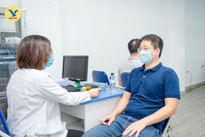 Hãy tìm đến bác sĩ chuyên khoa để thăm khám và điều trị bệnh phổi kẽ