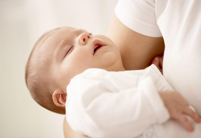 Một số phương pháp điều trị tại nhà giúp trẻ cải thiện nghẹt mũi
