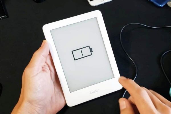 Kindle Gặp Sự Cố Pin Chấm Than