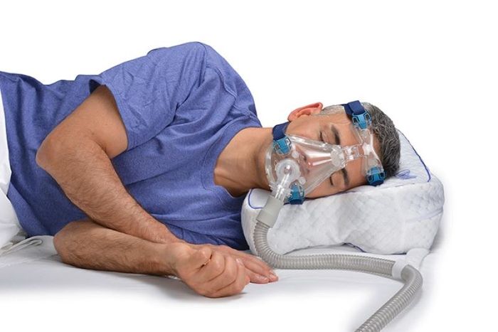 Nước muối có thể giúp làm sạch mũi và hỗ trợ hoạt động hô hấp.