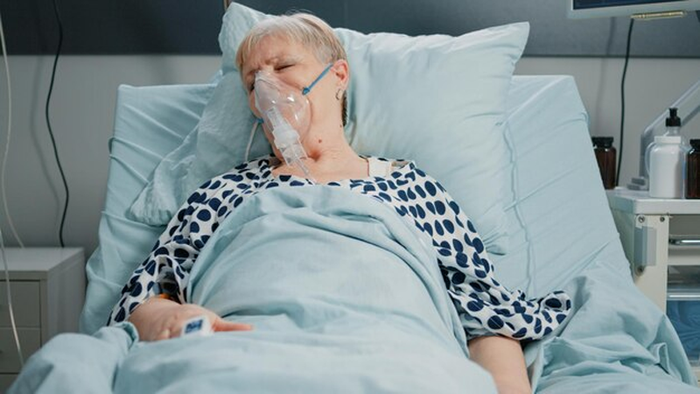 Người cao tuổi cần được khám và điều trị kịp thời khi bị khó thở để phòng tránh biến chứng.