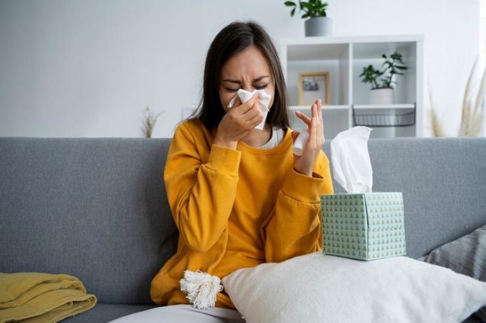 Cúm là một căn bệnh viêm nhiễm đường hô hấp trên do virus gây ra.