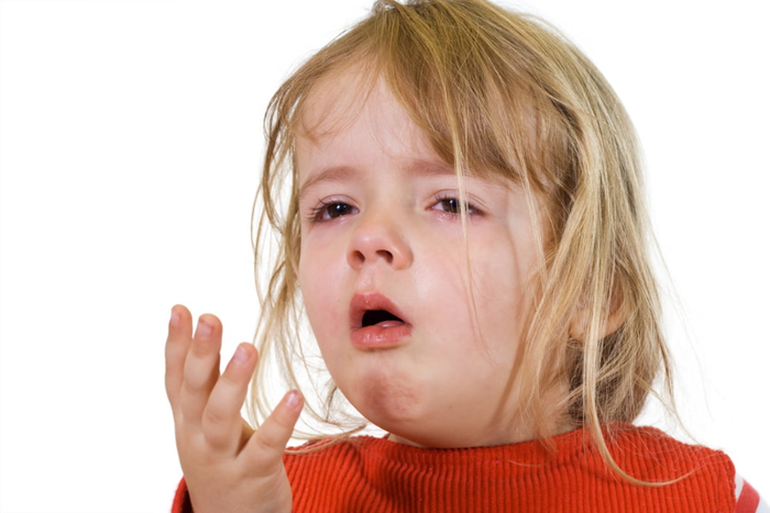 Nếu trẻ em có các dấu hiệu của viêm phổi thùy, hãy đưa trẻ đến bác sĩ
