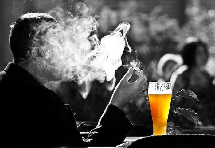  Hút thuốc lá cũng gây tổn thương cho vòm họng