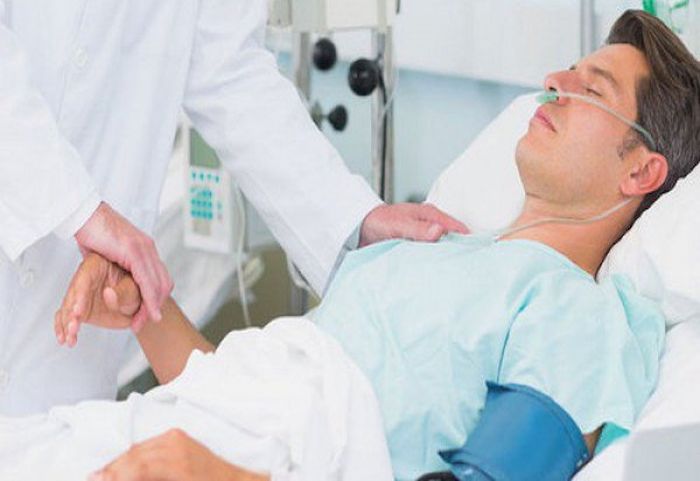 Bệnh nhân bị tắc nghẽn hô hấp cần sử dụng máy trợ thở