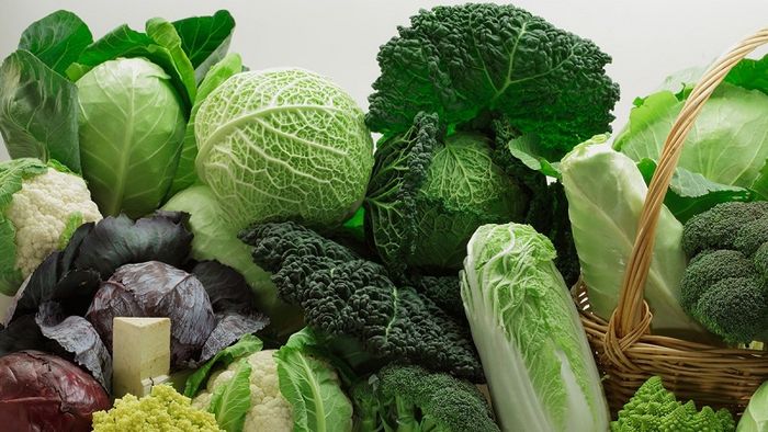 Các loại rau xanh là nhóm thực phẩm cần ưu tiên khi bị ho khan, ho có đờm kéo dài