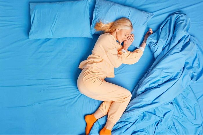 Nên thay đổi tư thế nằm để hít thở dễ dàng hơn