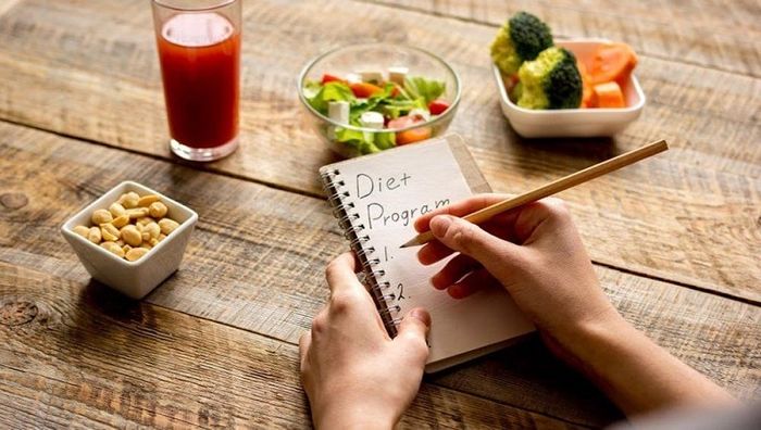 Cần tuân thủ chế độ ăn uống đúng cách để duy trì sức khỏe.