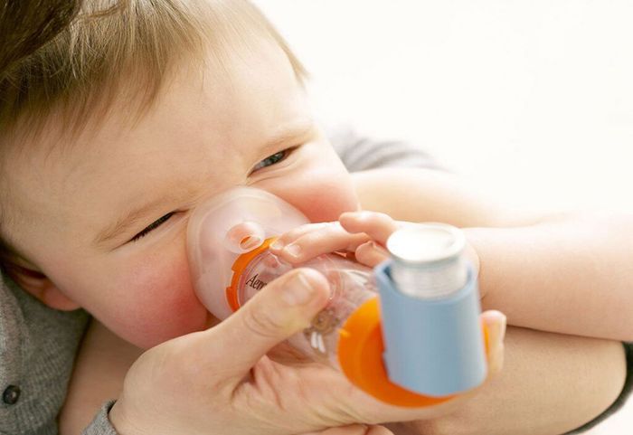 Để điều trị hen phế quản ở trẻ, bác sĩ sẽ chỉ định loại thuốc phù hợp