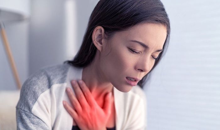 Việc thăm khám bác sĩ ngay khi có dấu hiệu của giãn phế quản là cực kỳ quan trọng.