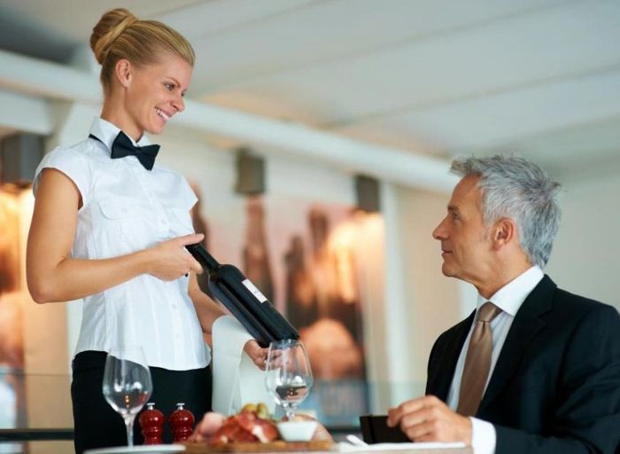 Kỹ năng giao tiếp trong ngành nhà hàng và khách sạn