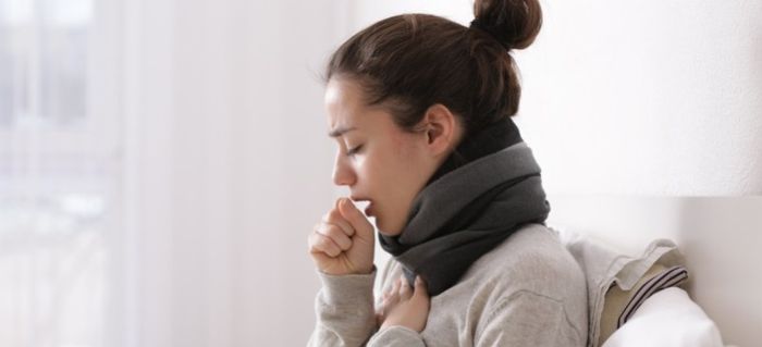 Ngứa họng và ho khan có thể là dấu hiệu của viêm phổi, viêm phế quản