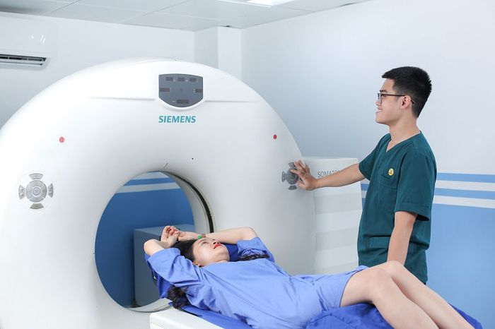 Hãy đến MEDLATEC để kiểm tra và điều trị bệnh phổi