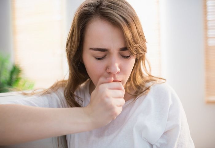 Nếu bị ho dai dẳng kéo dài trên 1 tuần, người bệnh cần đi khám