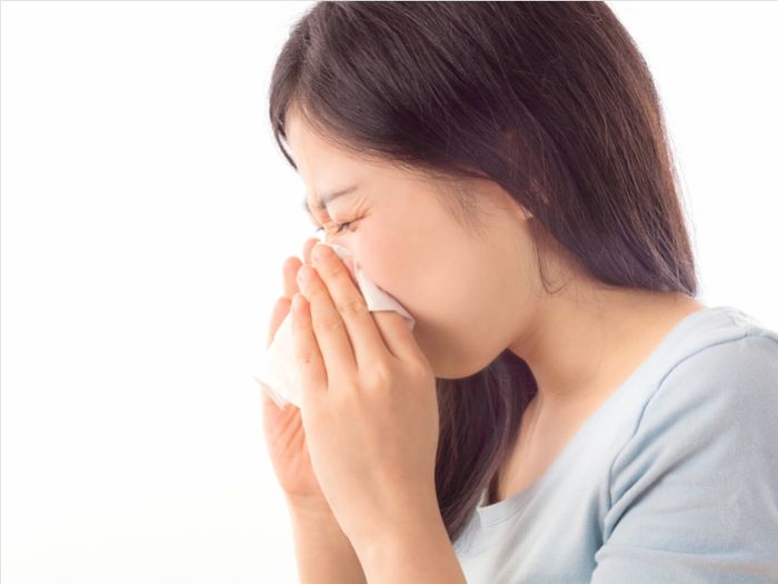 Tiền sử bệnh về đường hô hấp như viêm mũi có thể gây ra viêm xoang sàng sau.