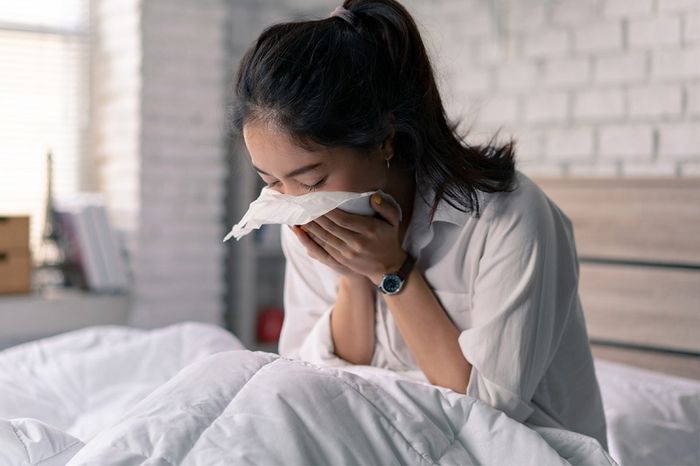 Ho ra máu là một dấu hiệu cảnh báo cho nhiều bệnh lý nguy hiểm