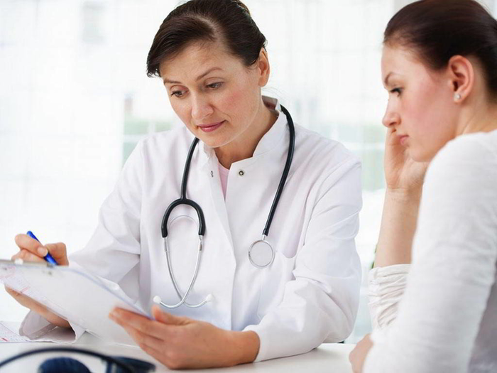 Chăm sóc bệnh nhân mắc bệnh tổn thương màng phổi cần chú ý đến việc tái khám và thói quen sinh hoạt