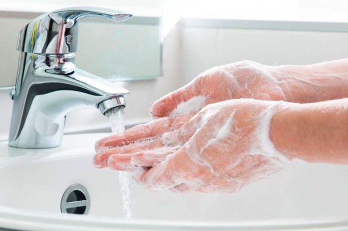 Rửa tay sạch sẽ đóng vai trò quan trọng trong việc ngăn chặn lây nhiễm liên cầu khuẩn
