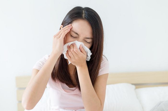 Viêm xoang là một trong những lý do gây ra chảy nước mũi