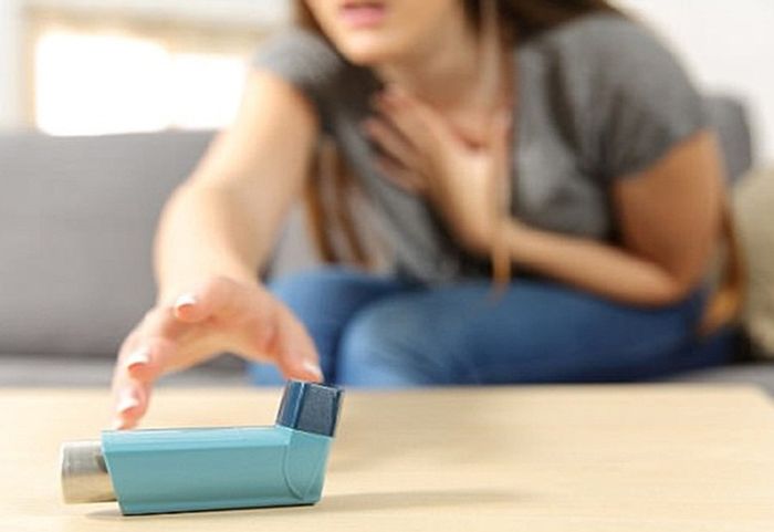 + Sử dụng thuốc hít để giảm triệu chứng hen nhanh chóng.