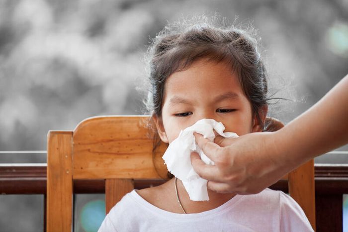 Virut hô hấp hợp bào dễ lây nhiễm qua các giọt bắn từ đường hô hấp