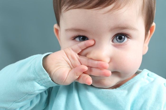 Do sức đề kháng yếu, trẻ nhỏ có nguy cơ mắc viêm đường hô hấp cao hơn.