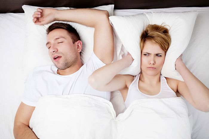 Ngáy khi ngủ là một trong những biểu hiện của ngưng thở khi ngủ