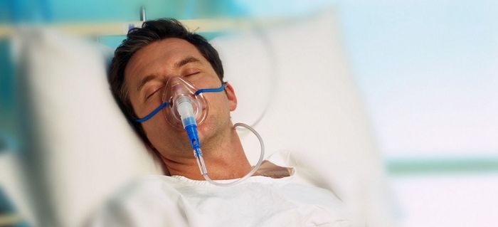 Bệnh tràn khí màng phổi có thể gây ra tình trạng thiếu oxy máu, đe dọa tính mạng của người bệnh.