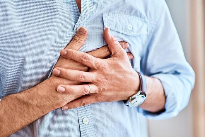 Một trong những nguyên nhân gây ra tràn khí màng phổi là bị chấn thương ở ngực