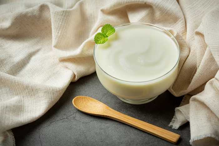 Sữa chua giúp ngăn ngừa và cải thiện tình trạng nghẹn ở cổ họng và ợ hơi