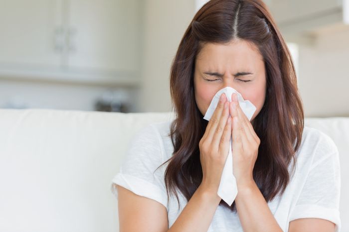 Tình trạng nghẹt mũi và khó thở ảnh hưởng đến sinh hoạt và sức khỏe của người bệnh.