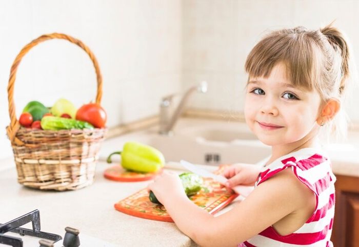 Nên cho trẻ ăn nhiều loại trái cây