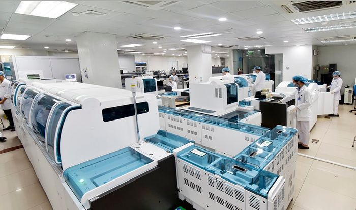 Trung tâm xét nghiệm tuân thủ tiêu chuẩn ISO 15189:2012, đảm bảo kết quả chính xác, nhanh chóng;