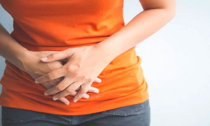 Đầy bụng, khó tiêu làm người bệnh cảm thấy rất khó chịu