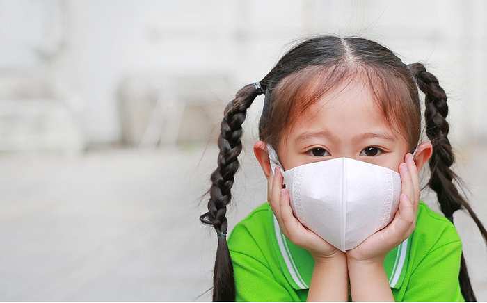 Trẻ em cần được đưa đến chuyên khoa y tế nếu gặp ho kéo dài.