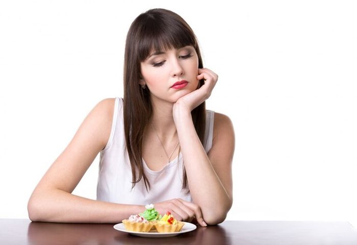 Người bệnh thường cảm thấy mệt mỏi và không muốn ăn.