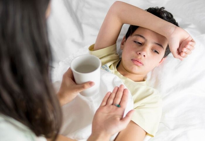 Nên tuân thủ hướng dẫn của bác sĩ khi cho trẻ sử dụng thuốc.