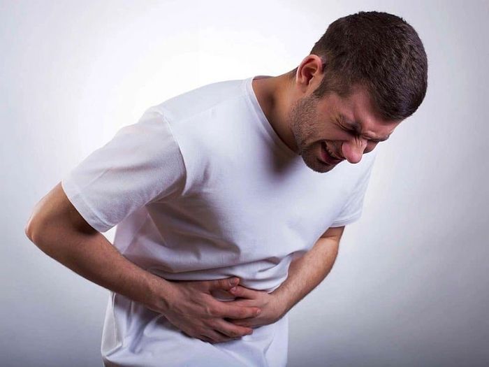 Những trường hợp có dấu hiệu đau bụng kéo dài cần kiểm tra dạ dày định kỳ