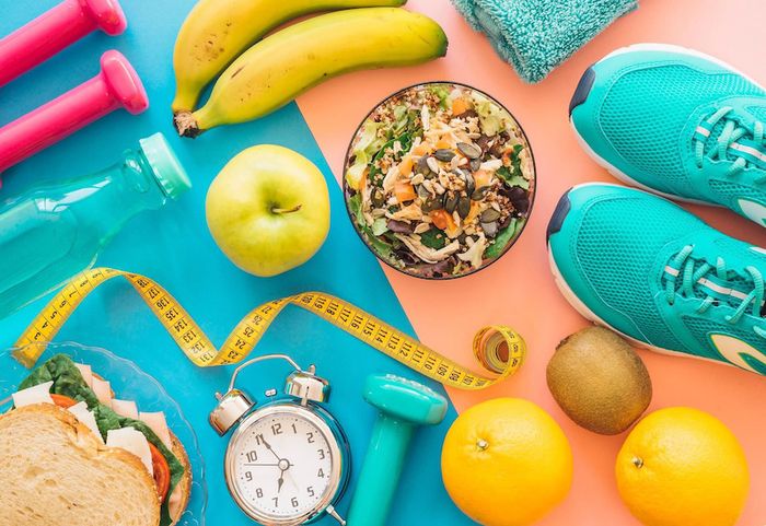 Tập luyện nhẹ nhàng và có chế độ ăn uống hợp lý giúp phòng tránh bệnh tật