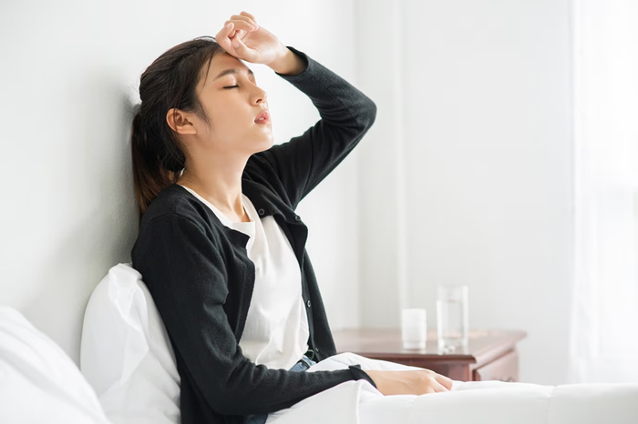 Biến chứng thường gặp nhất của viêm đại tràng giả mạc là cảm giác mệt mỏi do mất nước