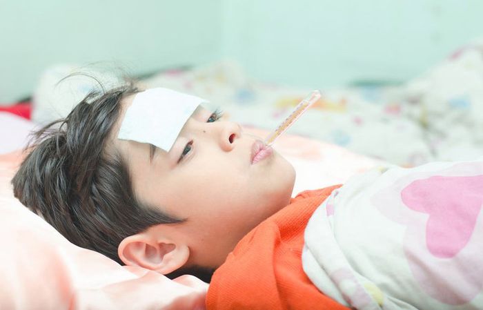 Sốt cao thường đi kèm với các bệnh nhiễm trùng