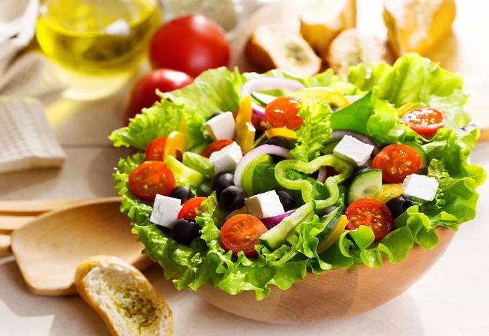 Nên bổ sung vào chế độ ăn uống các thực phẩm giàu chất xơ