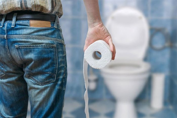 Thay đổi thói quen sau khi đi vệ sinh để giảm đau rát hậu môn