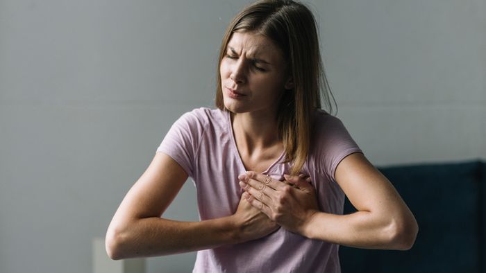 Triệu chứng khó thở là biểu hiện điển hình của bệnh phổi tắc nghẽn mãn tính
