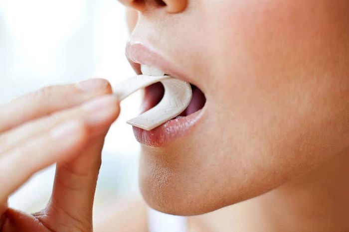 Chọn loại kẹo cao su không đường và không có vị the cay