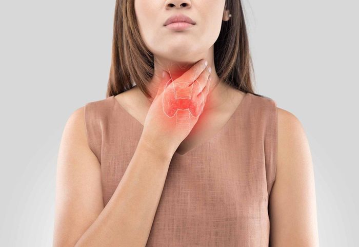 Bệnh tăng hoạt động giáp khiến bạn đói nhanh hơn bình thường