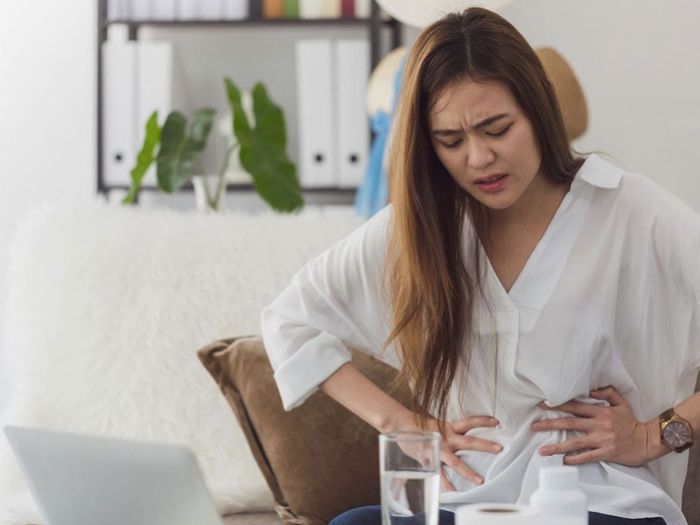 Đau bao tử có thể xuất phát từ căng thẳng và lo lắng kéo dài.