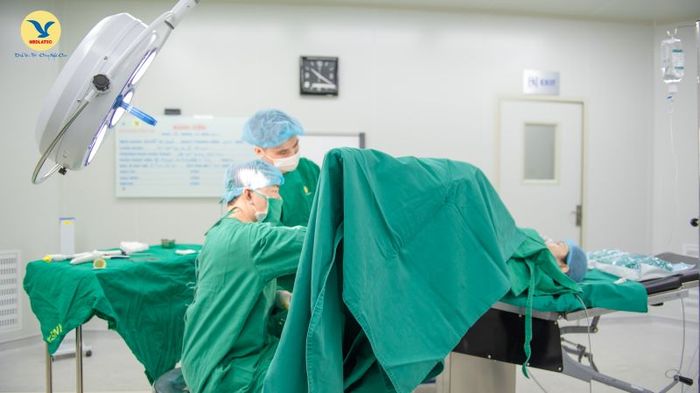 Khi bạn đang phân vân không biết nên chọn địa chỉ khám trĩ ở đâu tại Hà Nội, việc tìm hiểu kỹ lưỡng là rất quan trọng để chọn được nơi y tế uy tín.