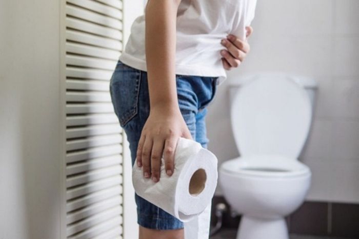 Người Bệnh Sử Dụng Kháng Sinh Có Thể Bị Tiêu Chảy Liên Tục Với Phân Lỏng